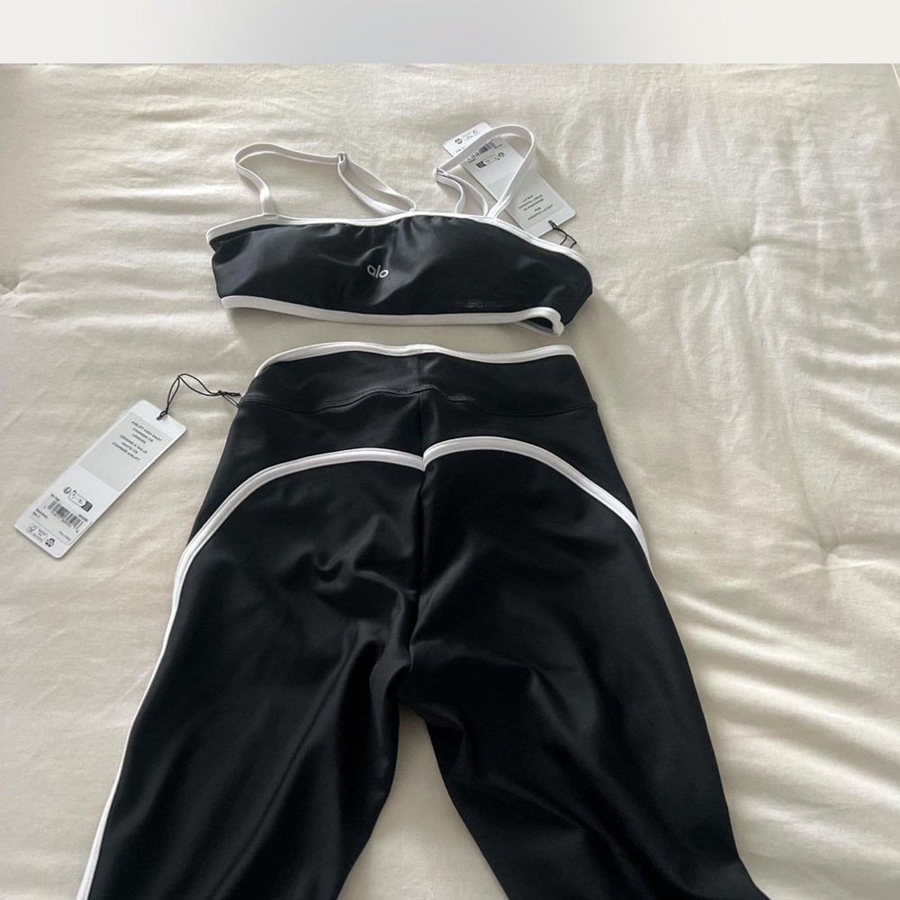 Alo Yoga Black and White Women's Activewear Set